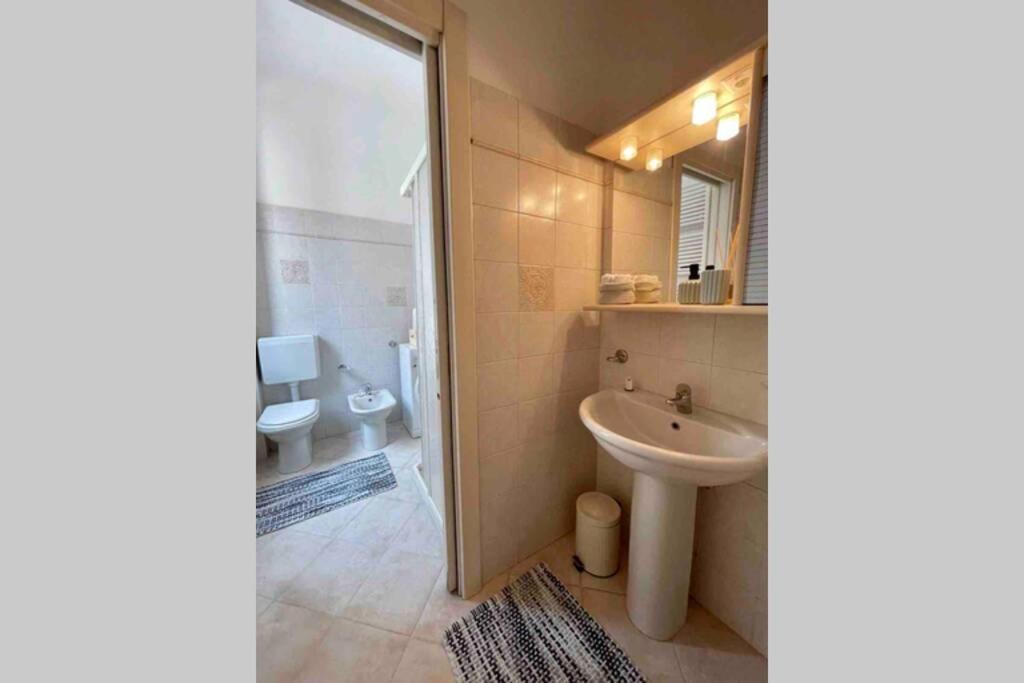 Unconventional Apartment: Centro Storico Con Bici Mantova Exterior foto