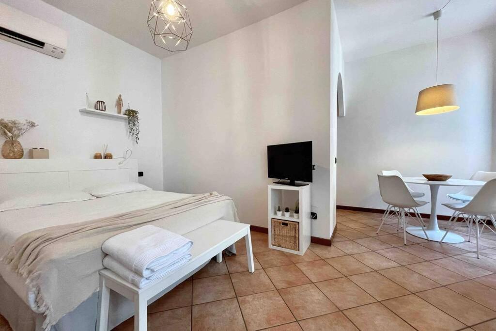 Unconventional Apartment: Centro Storico Con Bici Mantova Exterior foto